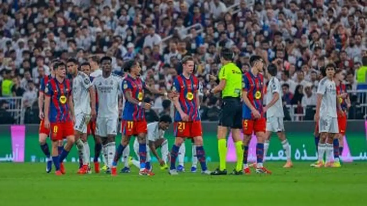 مواجهة قوية.. تعادل 2-2 بين برشلونة والريال بعد 60 دقيقة في كلاسيكو 2025